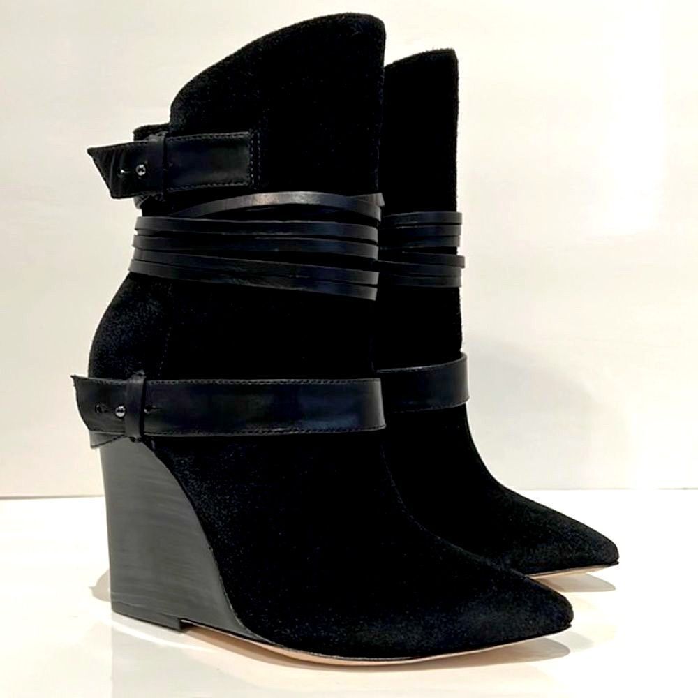 Alice + Olivia Owen Pointy Toe Wedge Heel Suede‎ Black Booties Size 36 NWOT